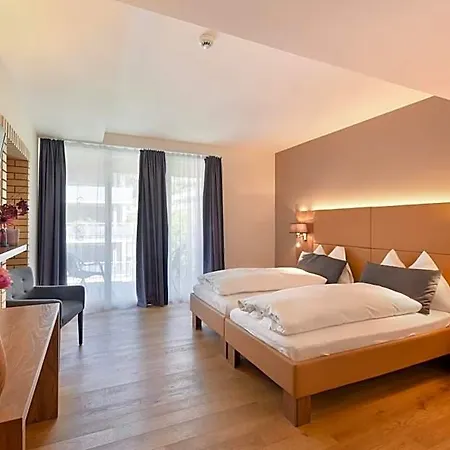 Hotel Central Hotel 3*